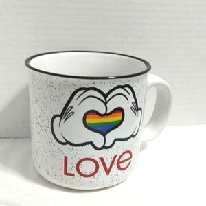 DISNEY MICKEY MOUSE NWOT LOVE UNITED MUG  SIZE 20oz